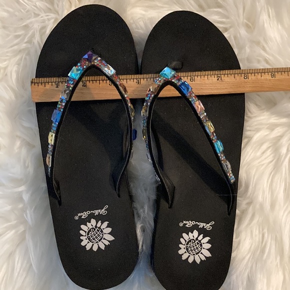 Black w/ multicolor jewels Yellow Box flip flops, like new, sz. 8 1/2. $29 - Picture 8 of 12